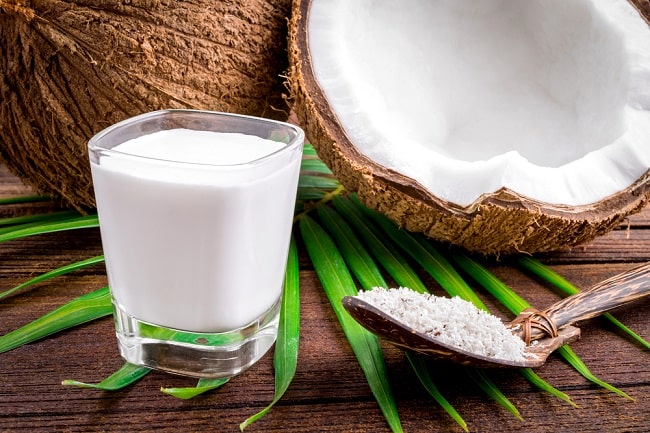 Tidak Hanya Airnya Tapi Daging Kelapa Juga Memiliki Fungsi Baik Untuk Tubuh